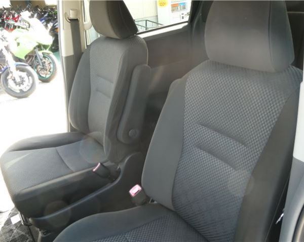 2010 Toyota Noah SI